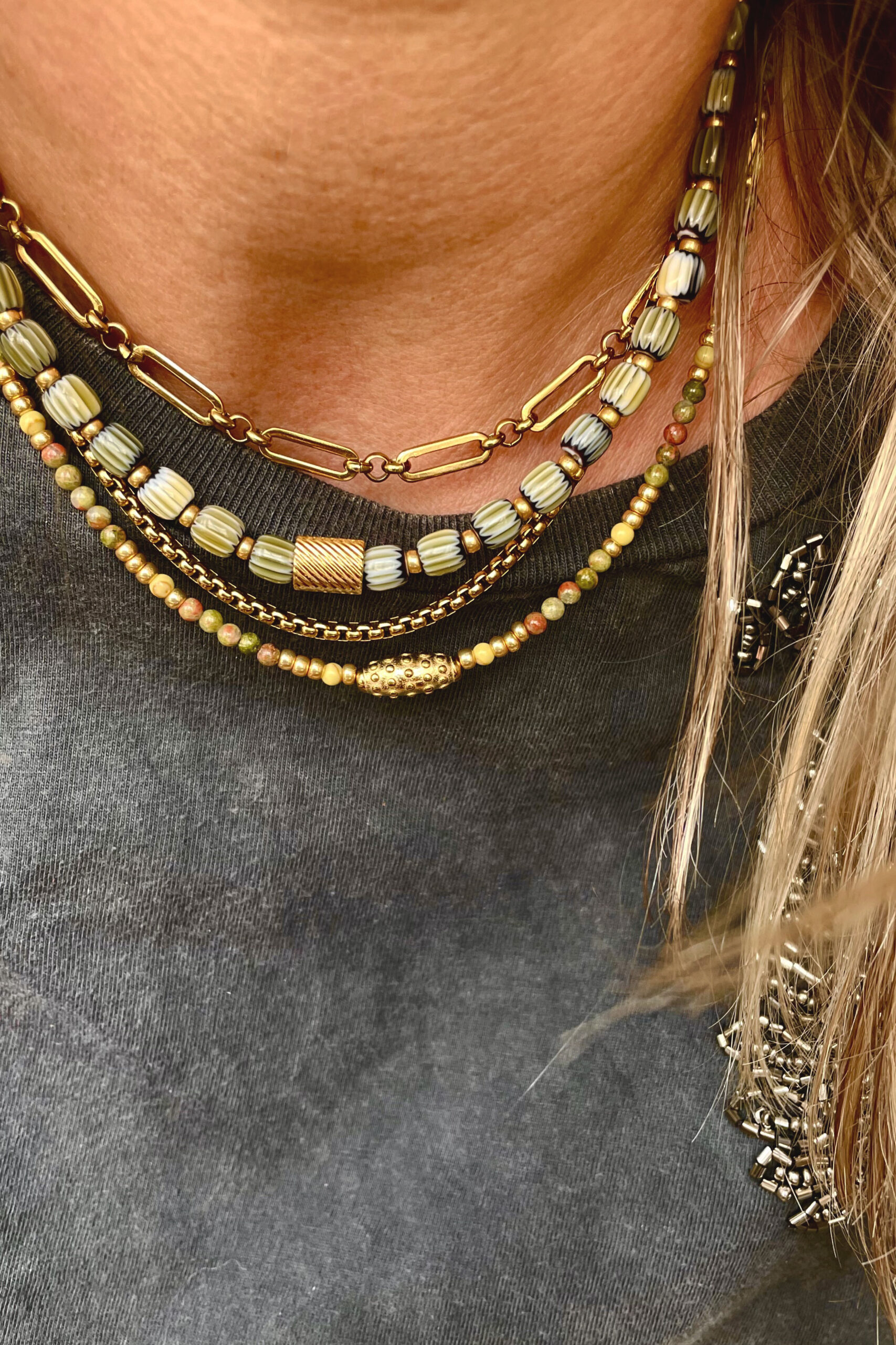 Collier ARIELLE kaki – Image 2